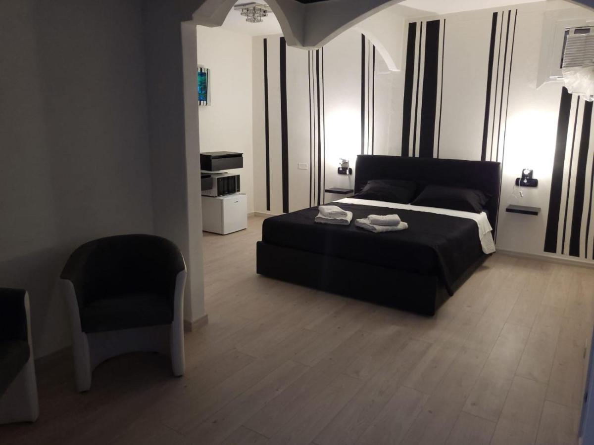 Come Per Incanto Rooms 博萨 外观 照片